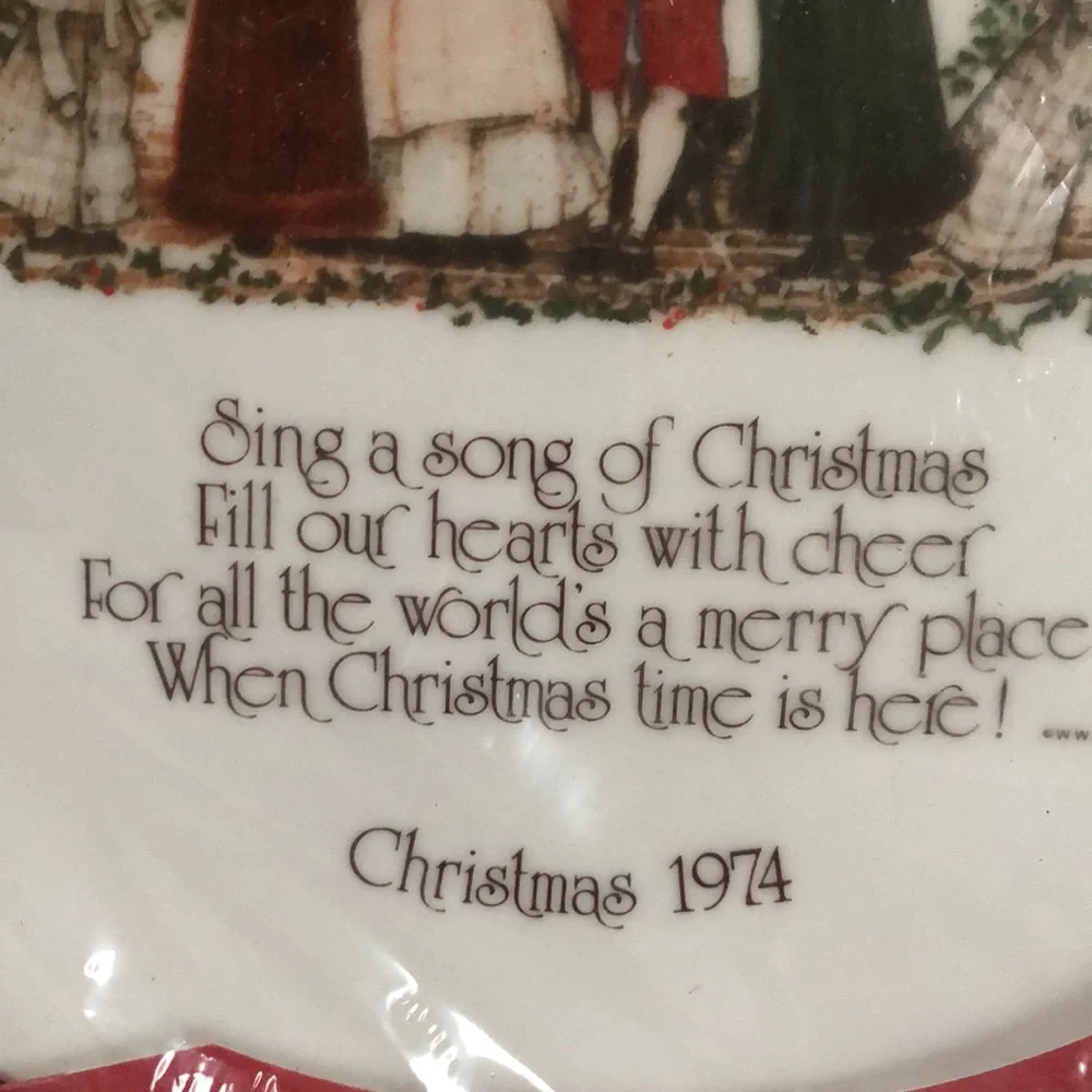 Vintage Holly Hobbie Commemorative Edition Collectible Christmas‎ Plate 1974 NWT